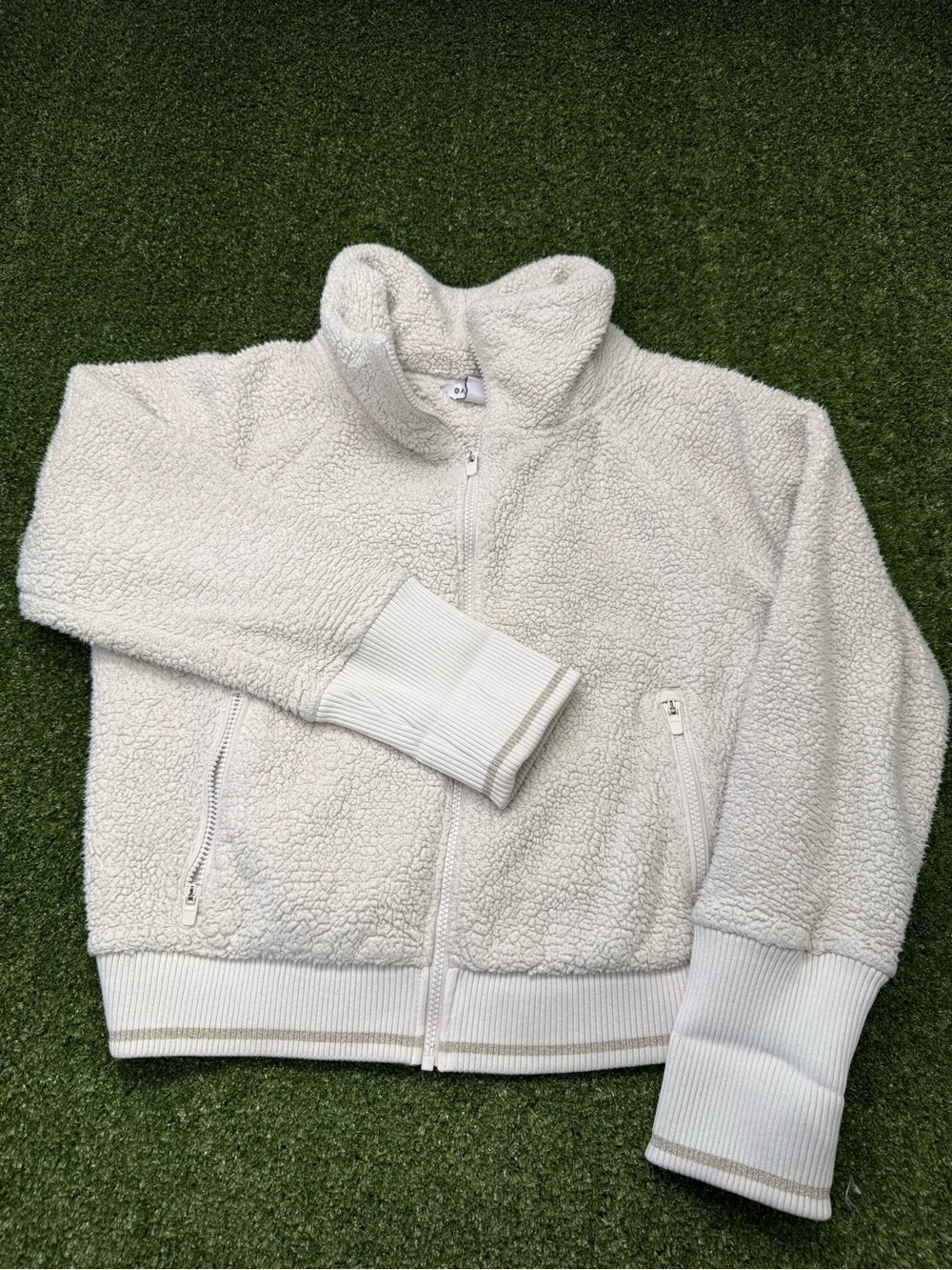 Athleta Tugga Sherpa Jacket in Natural White Cream Winter Croppy Casual‎ Lg